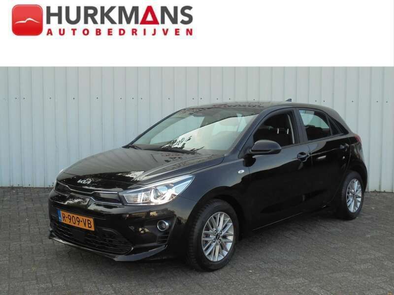 Zwart Gebruikt 2022 Kia Rio Hatchback | € 19.878 (Eerlijke prijs) - Afbeelding 1/4