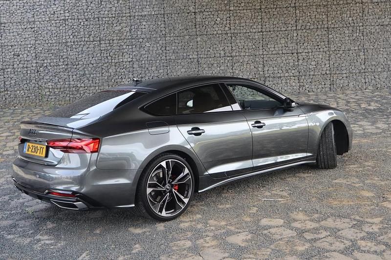 Occasion Audi A5 Sportback S-Line 2022 Grijs Hatchback
