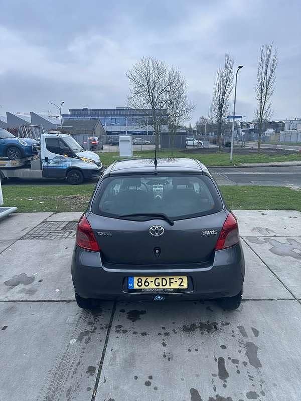 Occasion Toyota Yaris Sol 87 PK (63 kW) 2008 Grijs MPV