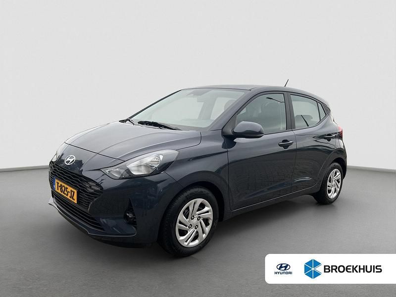 Grijs Occasion 2023 Hyundai i10 Comfort Hatchback | € 15.400 (Eerlijke prijs) - Afbeelding 1/4