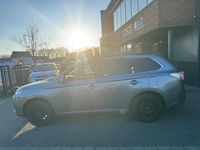 Occasion Mitsubishi Outlander P-HEV Instyle 121 PK (88 kW) 2014 Grijs SUV
