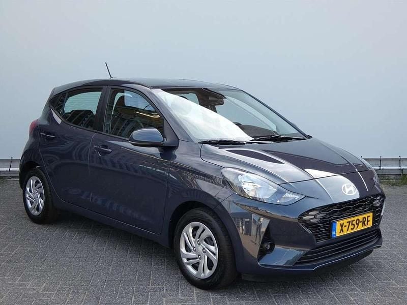 Occasion Hyundai i10 Comfort 67 PK (49 kW) 2024 Grijs metallic Hatchback