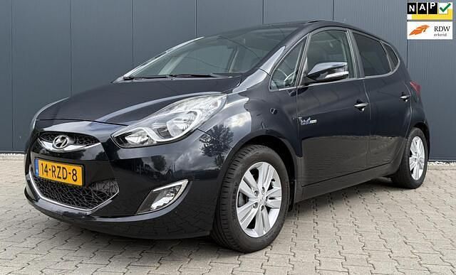 Zwart Gebruikt 2011 Hyundai ix20 MPV | € 7.495 (Iets duurder) - Afbeelding 1/4