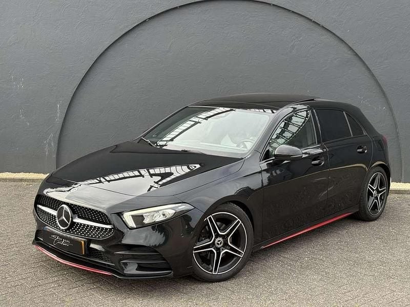 Zwart Gebruikt 2019 Mercedes A160 AMG Hatchback | € 23.900 (Eerlijke prijs) - Afbeelding 1/4