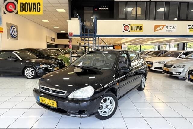 Zwart Gebruikt 2003 Kia Rio Hatchback | € 1.450 (Goede deal) - Afbeelding 1/4