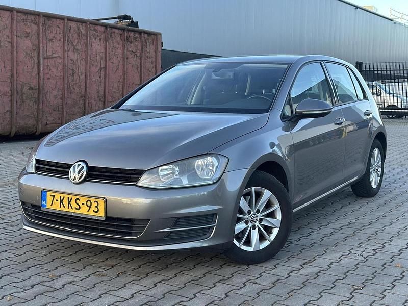 Grijs Gebruikt 2013 VW Golf VII Comfortline Hatchback | € 5.800 (Eerlijke prijs) - Afbeelding 1/4