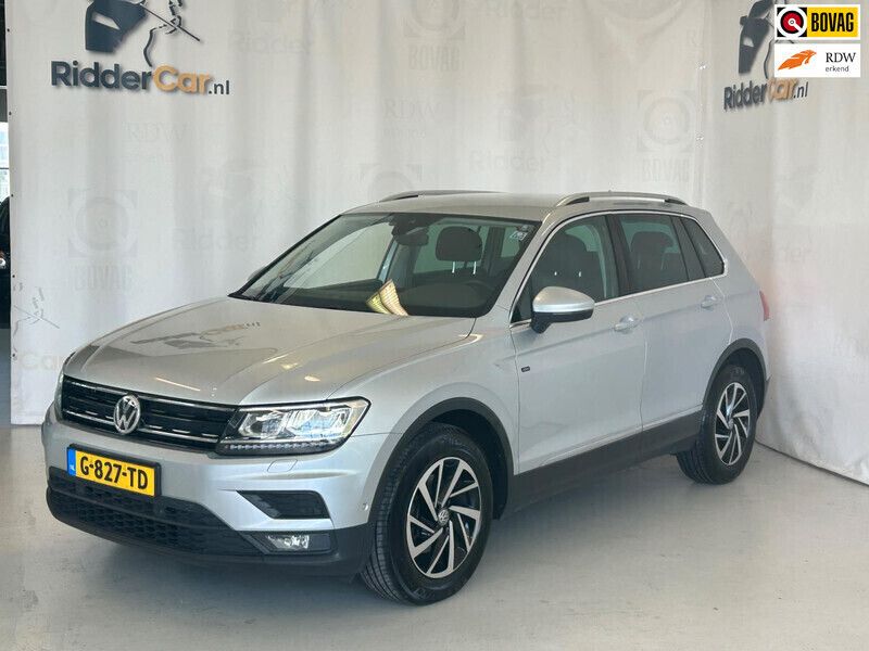 Grijs, metallic lak Gebruikt 2019 VW Tiguan Highline SUV | € 24.799 (Super prijs) - Afbeelding 1/4