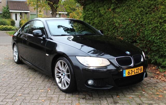 Zwart Gebruikt 2010 BMW 320 Sport Line Coupé | € 7.950 (Duur) - Afbeelding 1/4