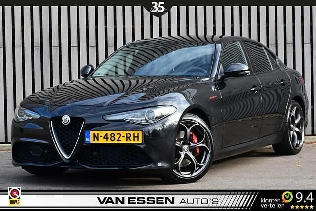 Zwart Gebruikt 2018 Alfa Romeo Giulia Veloce Sedan | € 31.895 (Eerlijke prijs) - Afbeelding 1/4