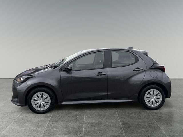 Grijs Gebruikt 2024 Mazda 2 Hatchback | € 22.950 - Afbeelding 1/4