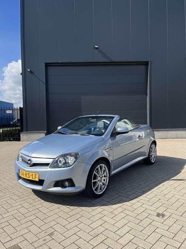 Blauw Gebruikt 2005 Opel Tigra Cosmo Cabriolet | € 3.250 (Eerlijke prijs) - Afbeelding 1/4