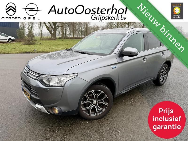 Grijs Occasion 2017 Mitsubishi Outlander P-HEV Instyle SUV | € 13.750 (Super prijs) - Afbeelding 1/4