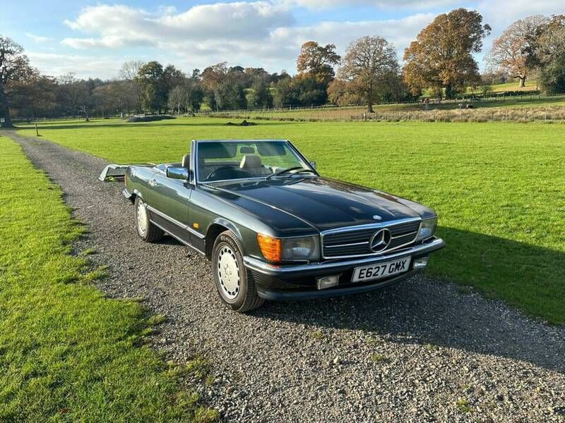 Zwart Gebruikt 1988 Mercedes SL420 Cabriolet | € 25.407 - Afbeelding 1/4