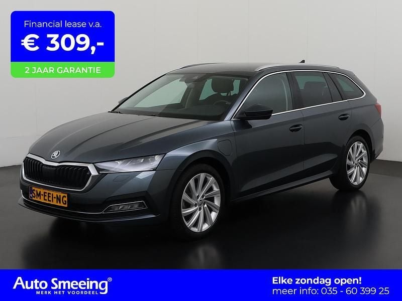 Metal grey (f6f6) Gebruikt 2021 Skoda Octavia Style Stationwagen | € 24.695 (Goede deal) - Afbeelding 1/4
