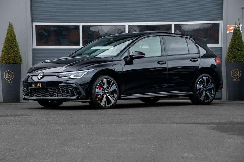 Zwart Gebruikt 2020 VW Golf VIII GTE Hatchback | € 27.950 (Iets duurder) - Afbeelding 1/4