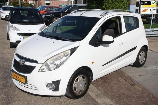 Wit Gebruikt 2011 Chevrolet Spark LS Hatchback | € 1.795 (Eerlijke prijs) - Afbeelding 1/4