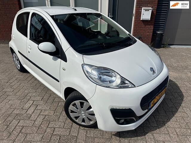 Wit Gebruikt 2013 Peugeot 107 Active Hatchback | € 2.999 (Goede deal) - Afbeelding 1/4