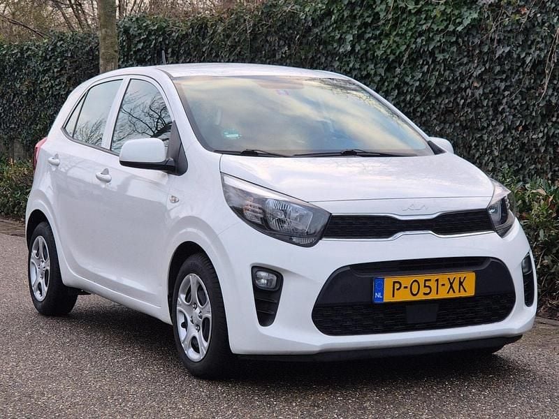 Wit Occasion 2022 Kia Picanto Hatchback | € 13.950 (Goede deal) - Afbeelding 1/4