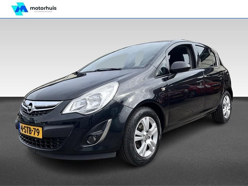 Zwart Gebruikt 2013 Opel Corsa Hatchback | € 7.245 (Eerlijke prijs) - Afbeelding 1/4