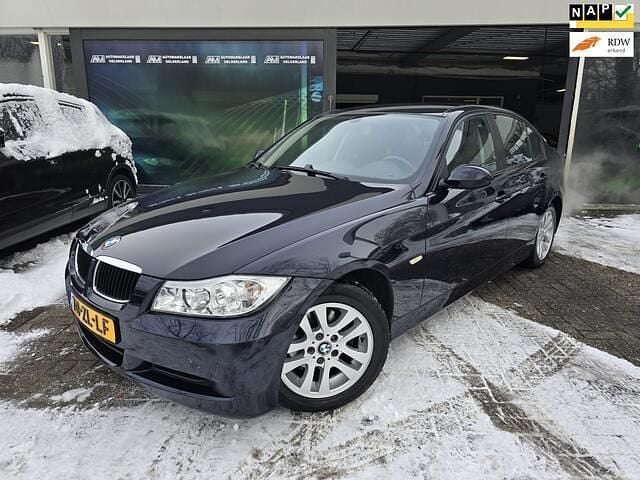 Blauw Occasion 2008 BMW 318 Sedan | € 4.999 (Eerlijke prijs) - Afbeelding 1/4