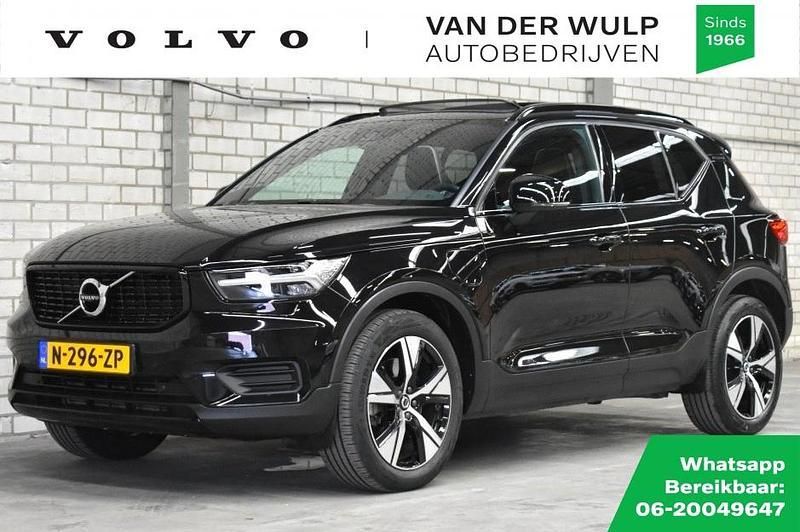 Zwart Gebruikt 2022 Volvo XC40 R-Design SUV | € 35.750 (Eerlijke prijs) - Afbeelding 1/4