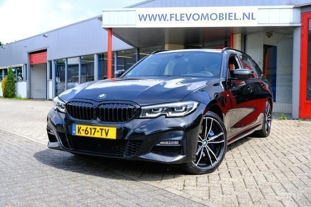Zwart Gebruikt 2021 BMW 330 M Sport Stationwagen | € 23.950 (Goede deal) - Afbeelding 1/4