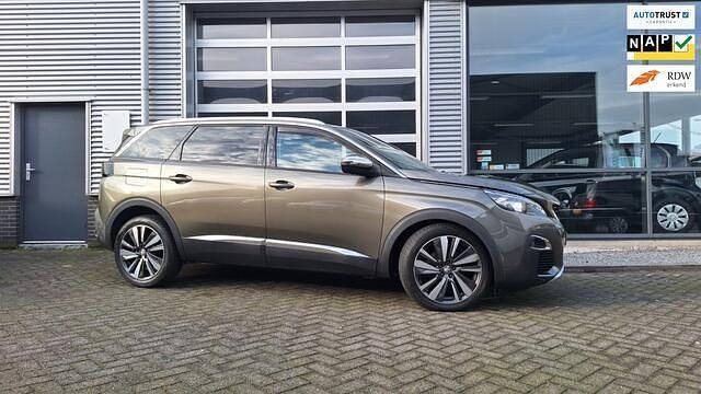Grijs Occasion 2017 Peugeot 5008 Allure SUV | € 15.999 (Iets duurder) - Afbeelding 1/4