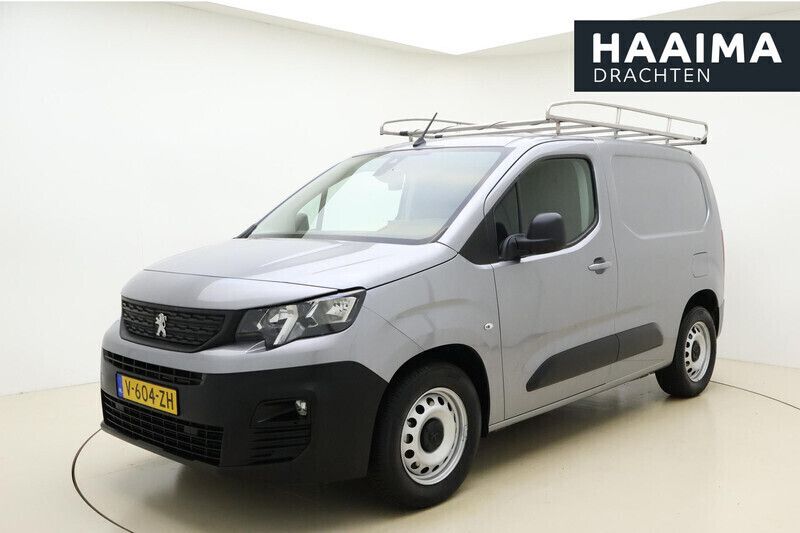 Zwart Gebruikt 2019 Peugeot Partner Premium MPV | € 14.950 (Duur) - Afbeelding 1/4