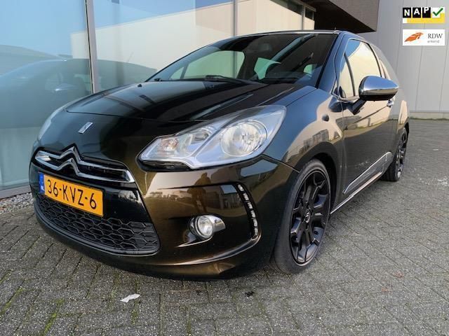 Zwart Gebruikt 2010 Citroën DS3 Sport Chic Hatchback | € 3.749 (Eerlijke prijs) - Afbeelding 1/4
