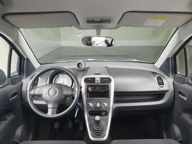 Occasion Suzuki Splash Comfort 67 PK (49 kW) 2010 Grijs, metallic lak Hatchback