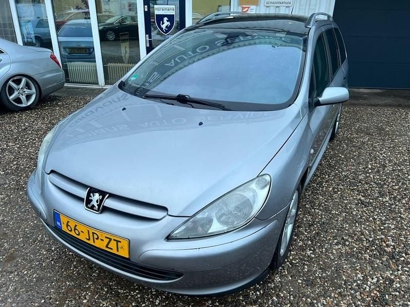 Grijs Gebruikt 2002 Peugeot 307 Stationwagen | € 840 (Eerlijke prijs) - Afbeelding 1/4