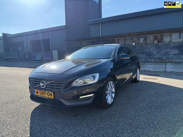 Occasion Volvo V60 Momentum 181 PK (133 kW) 2014 Zwart Stationwagen