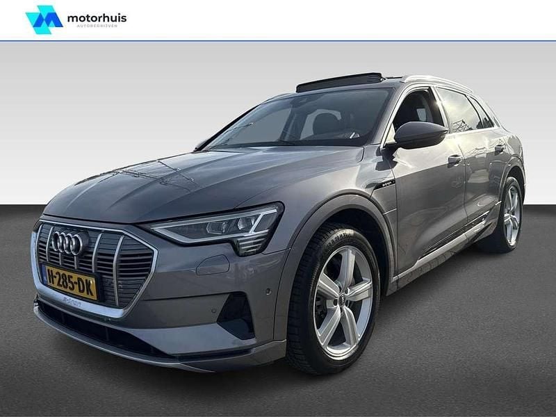 Grijs Occasion 2019 Audi e-tron Design SUV | € 23.970 (Goede deal) - Afbeelding 1/4