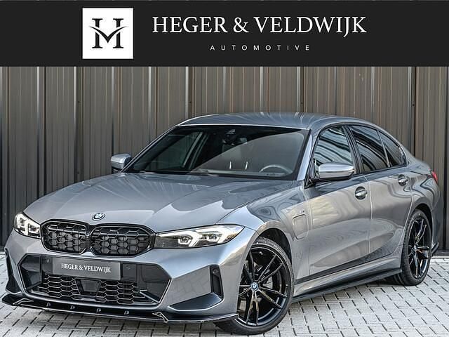 Grijs Gebruikt 2024 BMW 330 Shadowline Sedan | € 47.900 (Eerlijke prijs) - Afbeelding 1/4
