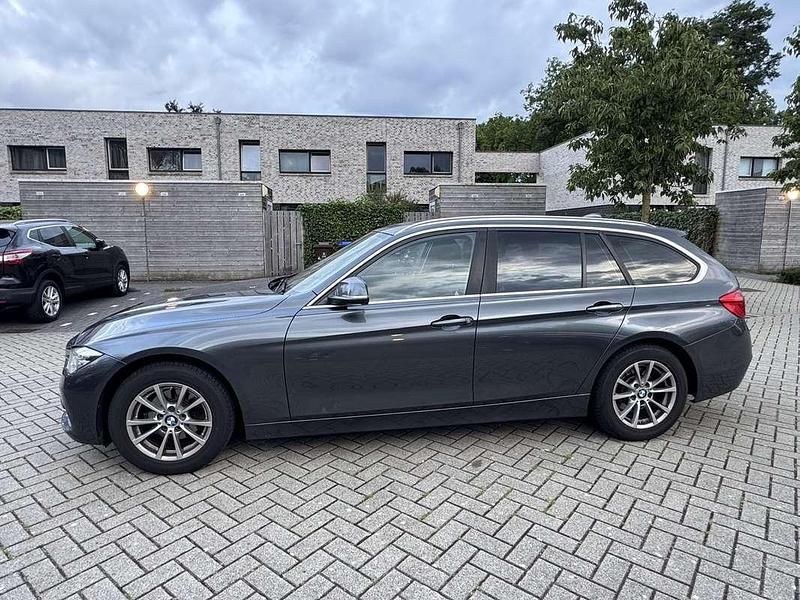 Gebruikt 2017 BMW 318 Advantage Stationwagen | € 12.500 (Goede deal) - Afbeelding 1/4