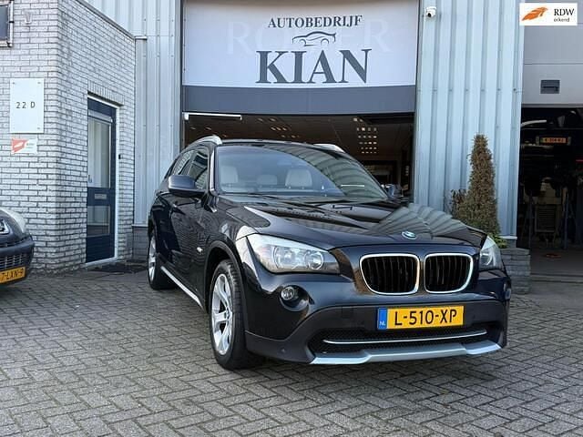 Zwart Occasion 2012 BMW X1 Executive SUV | € 11.950 (Eerlijke prijs) - Afbeelding 1/4
