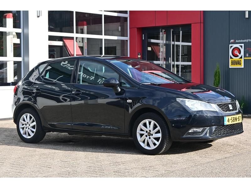 Zwart Gebruikt 2014 Seat Ibiza Hatchback | € 9.400 (Eerlijke prijs) - Afbeelding 1/4