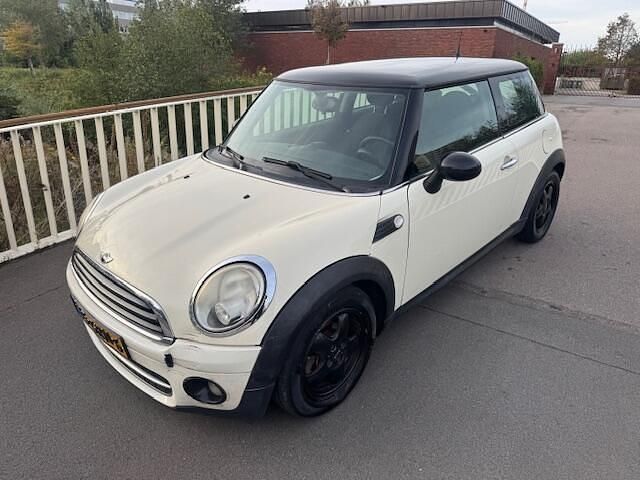 Wit Gebruikt 2008 Mini Cooper Hatchback | € 850 (Duur) - Afbeelding 1/4