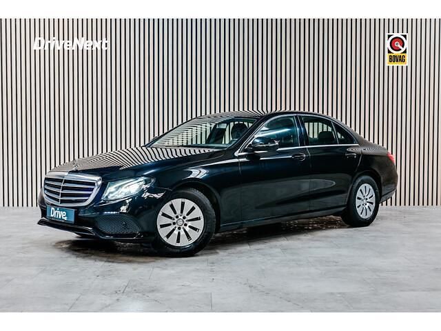 Zwart Occasion 2017 Mercedes E200 Ambition Sedan | € 9.950 - Afbeelding 1/4