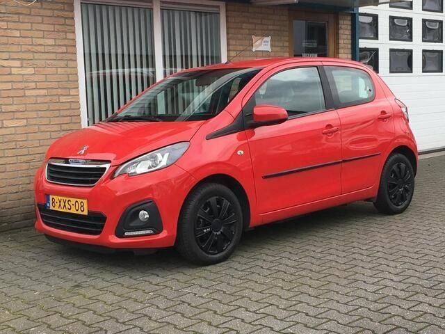 Rood Gebruikt 2014 Peugeot 108 Active Hatchback | € 3.500 (Iets duurder) - Afbeelding 1/4