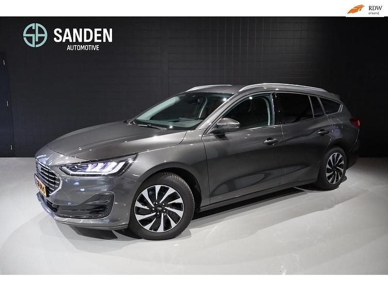 Grijs (metallic) Occasion 2025 Ford Focus Titanium Stationwagen | € 24.950 (Goede deal) - Afbeelding 1/4