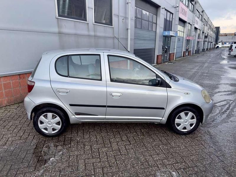 Occasion Toyota Yaris Terra 68 PK (50 kW) 1999 Sedan