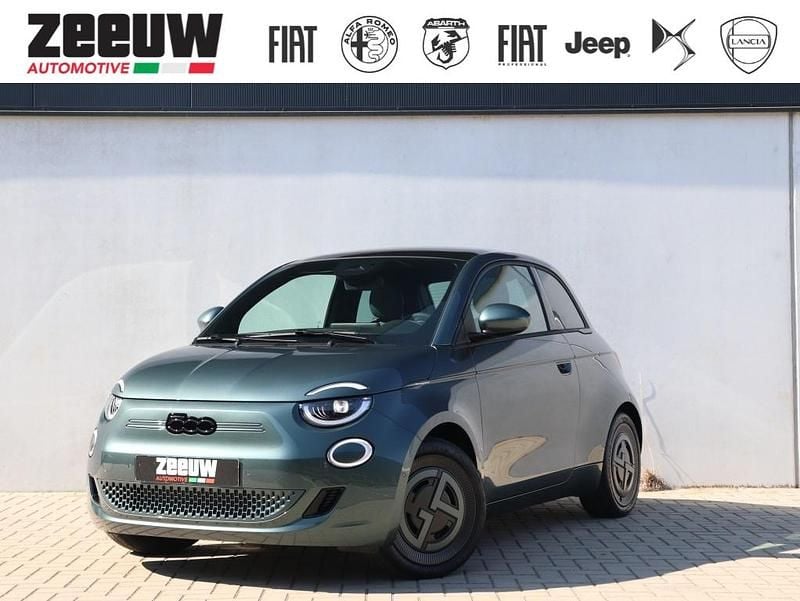 Groen Nieuw 2025 Fiat 500e Hatchback | € 36.900 - Afbeelding 1/4