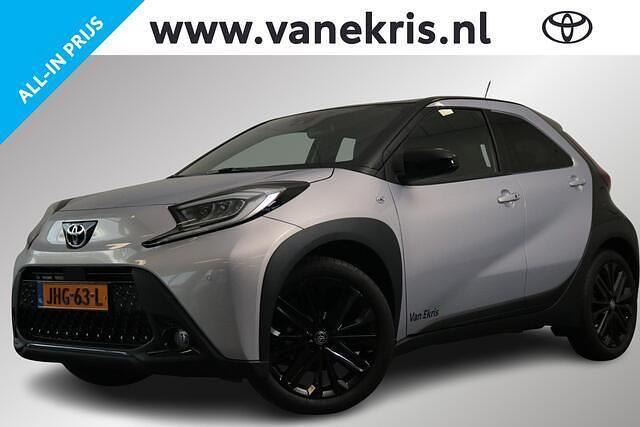 Paars Gebruikt 2025 Toyota Aygo X SUV | € 26.085 - Afbeelding 1/4
