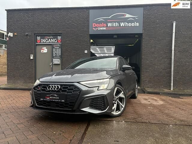 Grijs Gebruikt 2021 Audi S3 Hatchback | € 39.950 (Goede deal) - Afbeelding 1/4