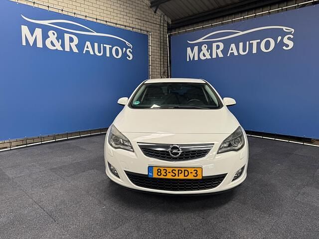 Occasion Opel Astra Cosmo 140 PK (102 kW) 2011 Wit Hatchback