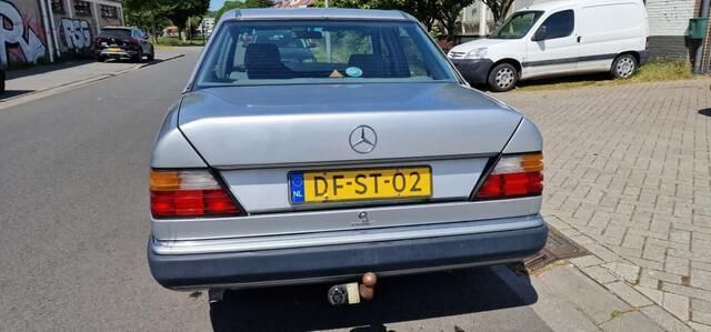 Occasion Mercedes E230 132 PK (97 kW) 1991 Grijs Sedan