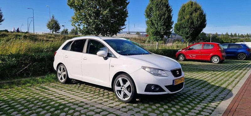 Occasion Seat Ibiza ST Ecomotive 75 PK (55 kW) 2011 Wit Stationwagen