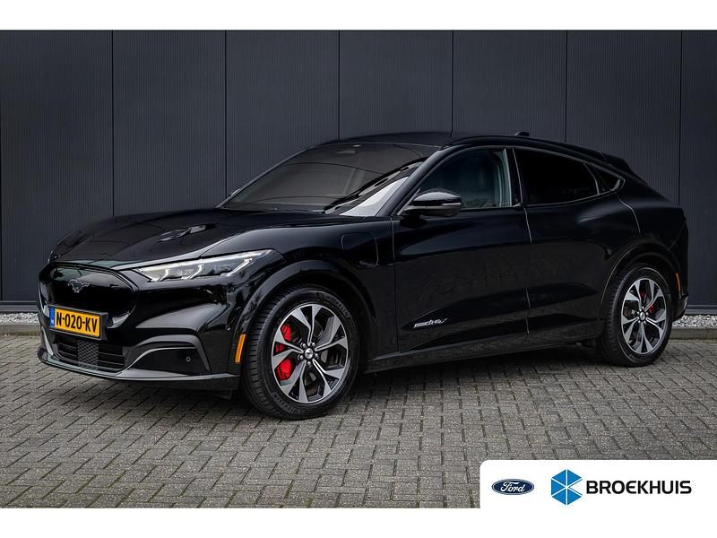 Zwart Occasion 2021 Ford Mustang Mach-E SUV | € 32.795 (Duur) - Afbeelding 1/4