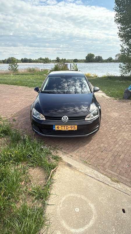 Zwart Gebruikt 2014 VW Golf VII Highline Hatchback | € 7.550 (Super prijs) - Afbeelding 1/4